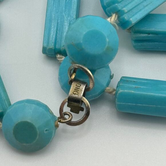 Vintage Signed Hong Kong Mixed Jewelry Lot Cluster Clip Ons And Necklace - Picture 2 of 7